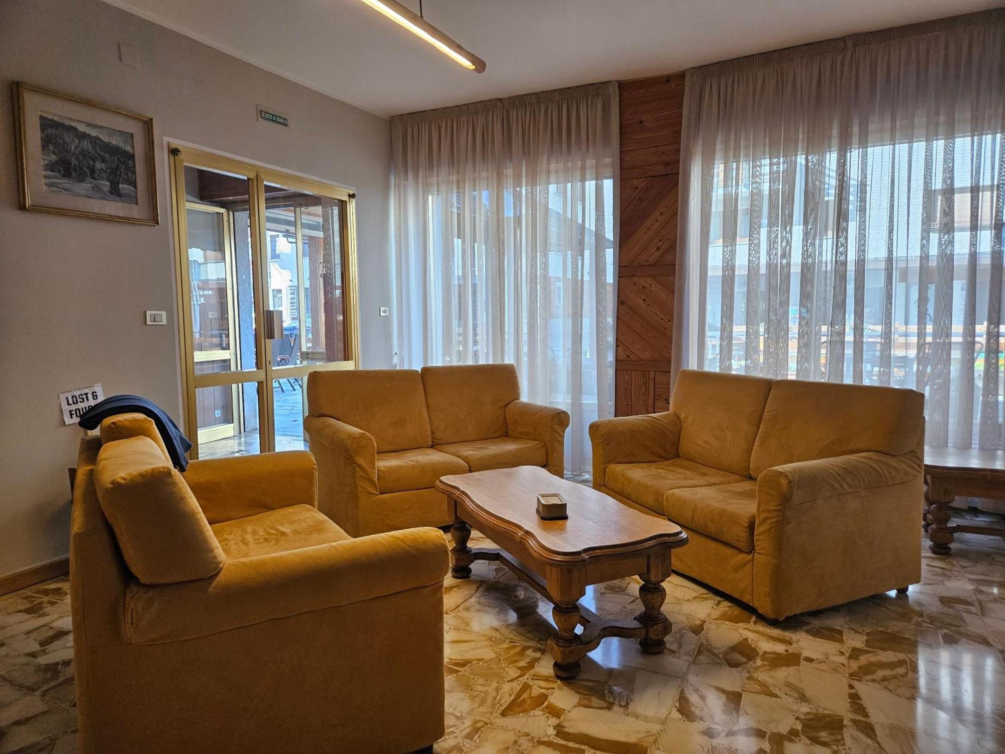 Hotel Holiday Debili Sauze D'Oulx Exterior photo