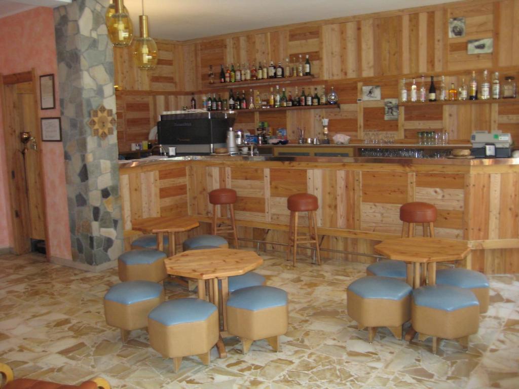 Hotel Holiday Debili Sauze D'Oulx Exterior photo
