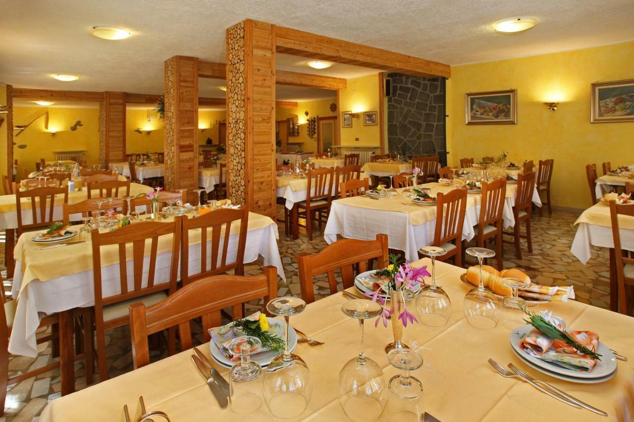 Hotel Holiday Debili Sauze D'Oulx Exterior photo
